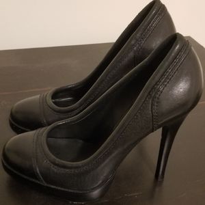 Authentic Tory Burch Black Rounded Toe Pumps